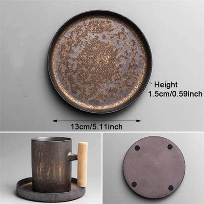 Tasse rétro japonaise avec glaçure rouillée et poignée en bois