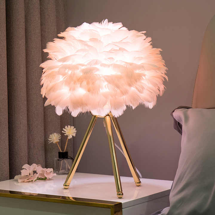 Floroux Dimmable table lamp | Elegant feather lamp for home and office