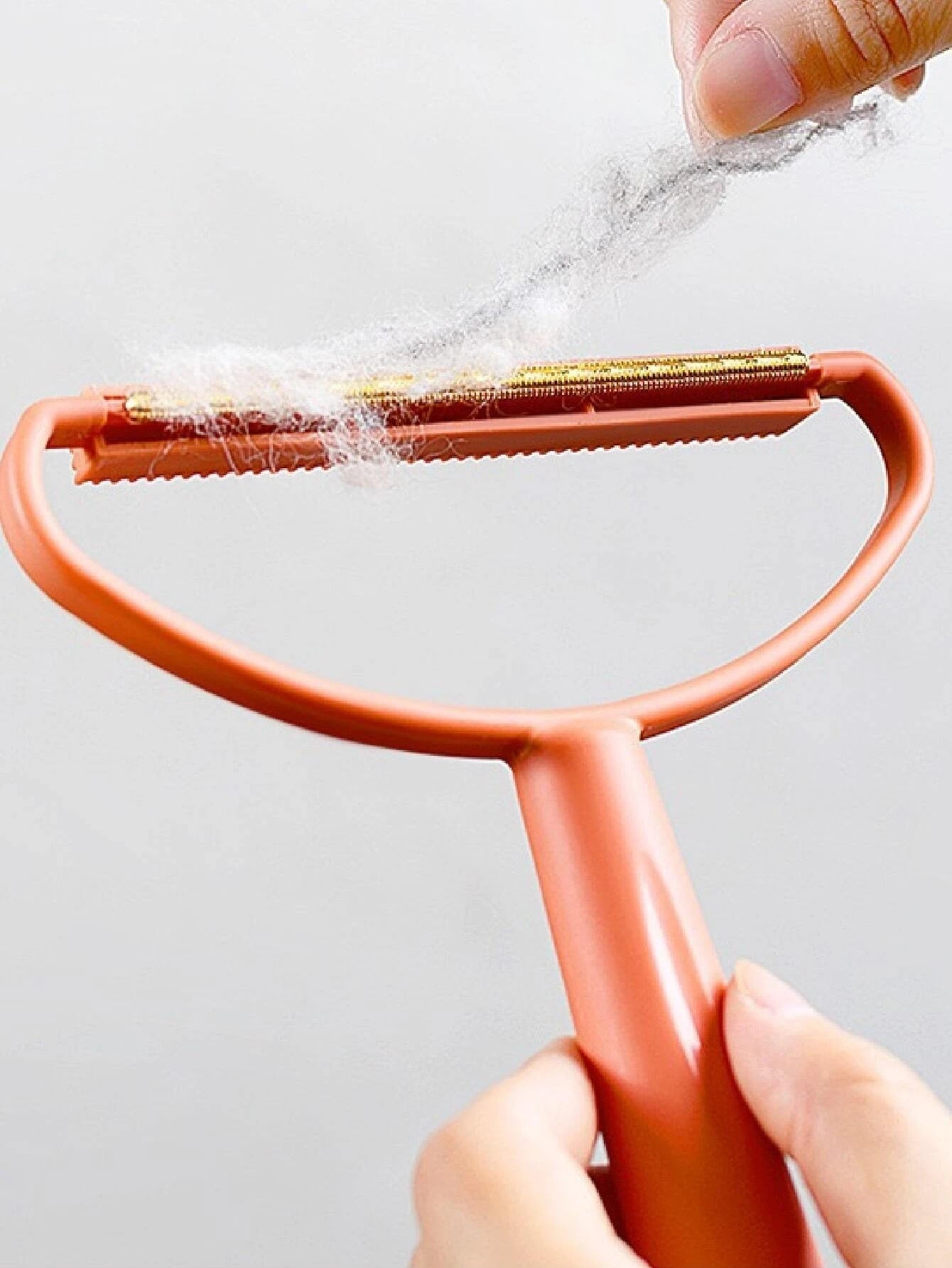 FluffFree Cleaner – Puissant Éliminateur de Peluches et de Poussière