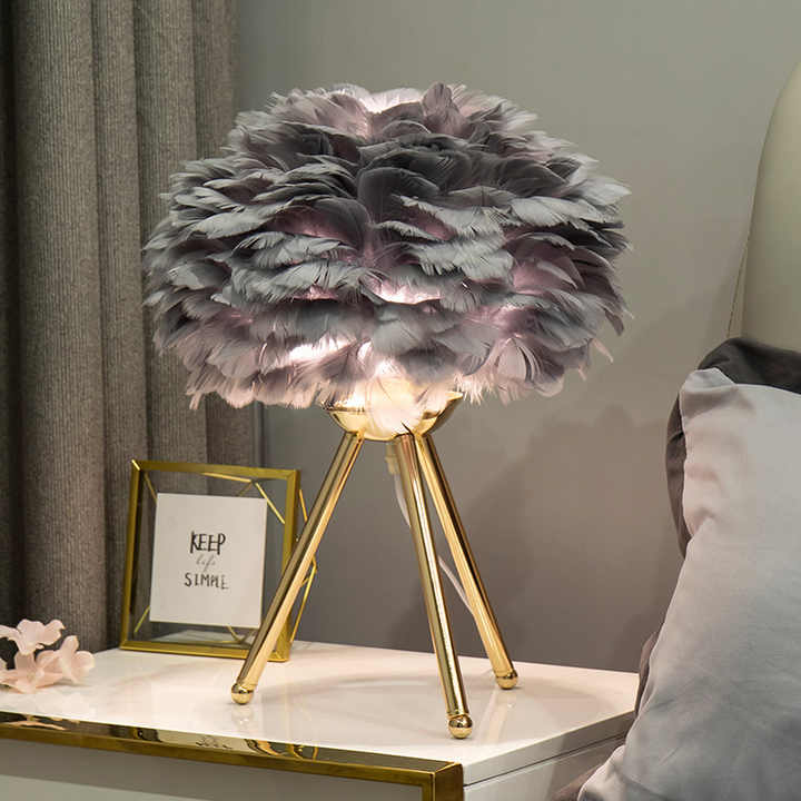 Floroux Dimmable table lamp | Elegant feather lamp for home and office