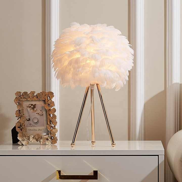 Floroux Dimmable table lamp | Elegant feather lamp for home and office