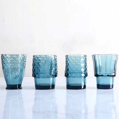 Ensemble de tasses en verre empilables avec poisson koi