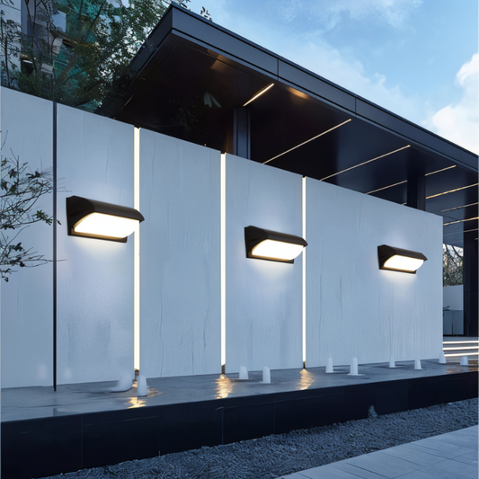 Floroux | Luminaire mural LED étanche avec capteur de mouvement pour usage extérieur