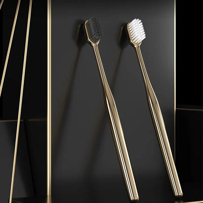 Brosse à dents en charbon de bambou doré