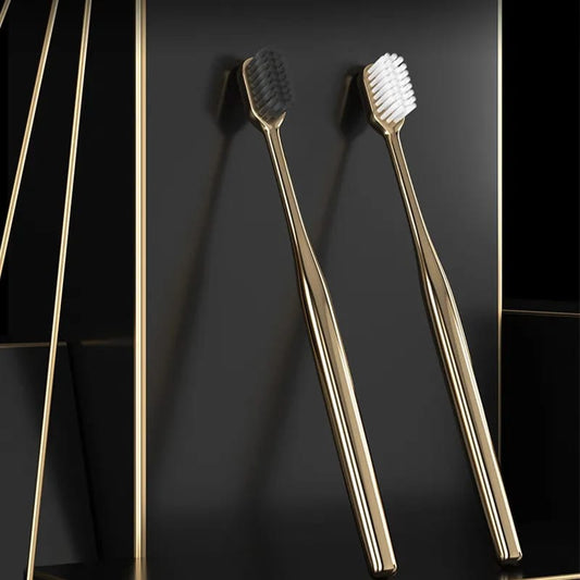 Brosse à dents en charbon de bambou doré