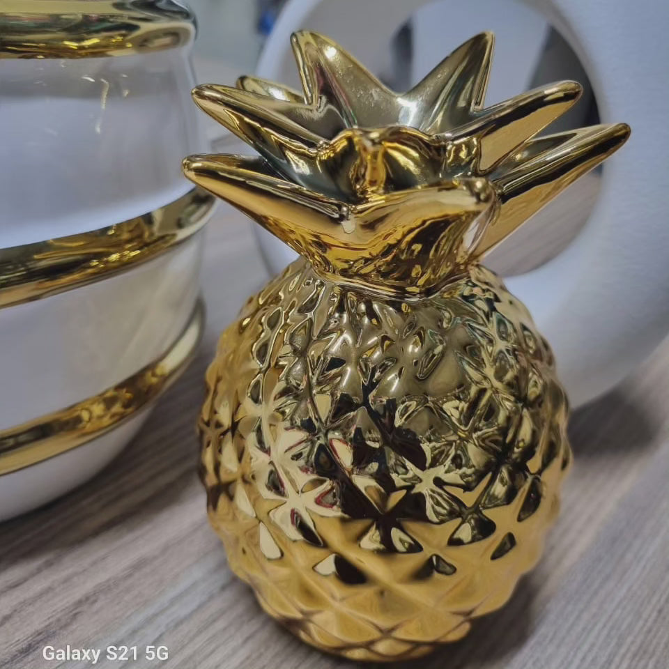 Décor d'ananas doré