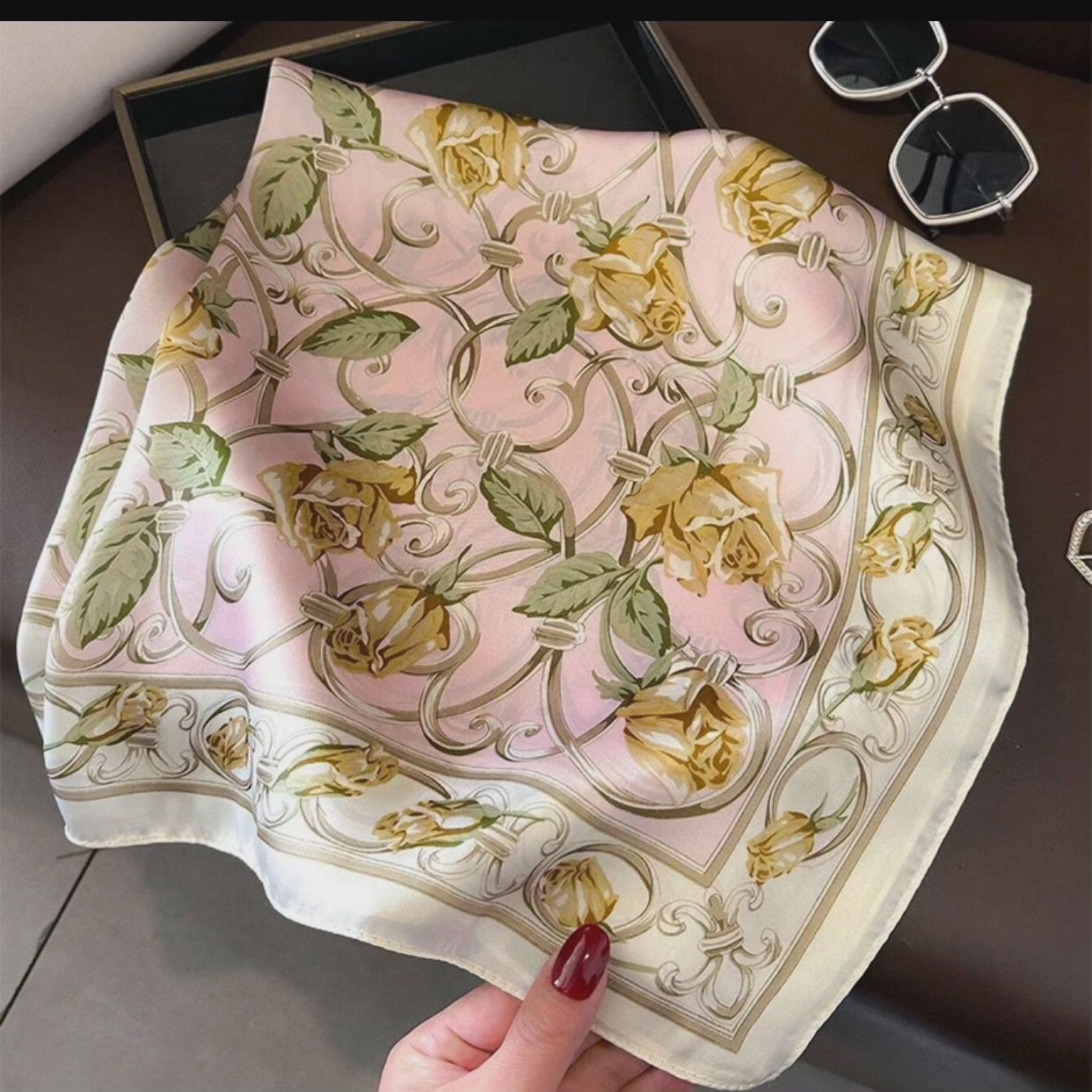 Étole carrée en soie