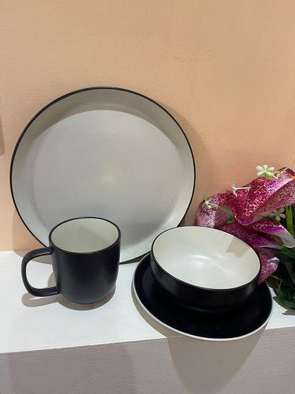 Set de dîner en céramique de 24 pièces