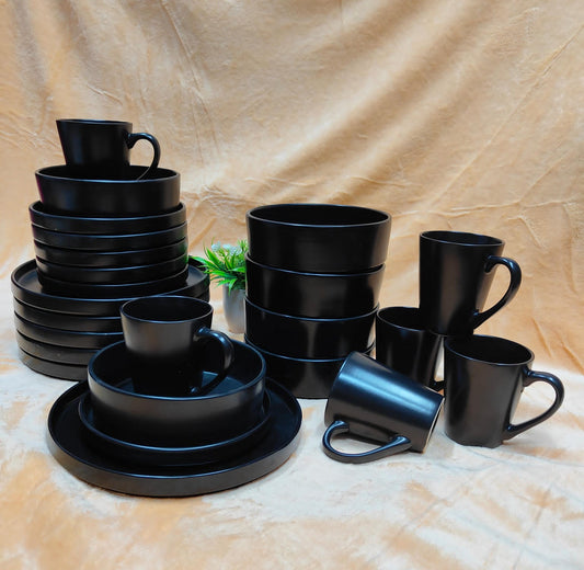Set de dîner noir de 24 pièces