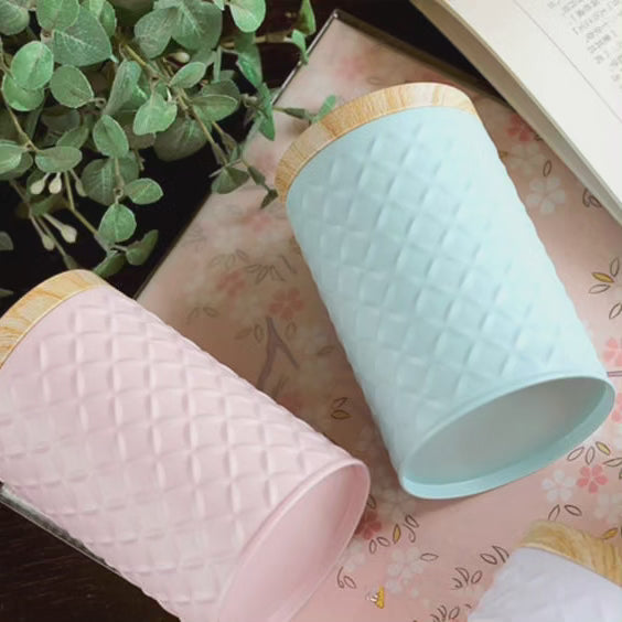 Boîte en métal ronde à motif bois