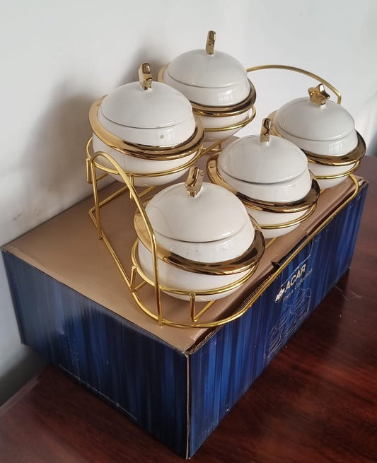 Set de 5 ensembles d'épices sucrées avec couvercles et support en or