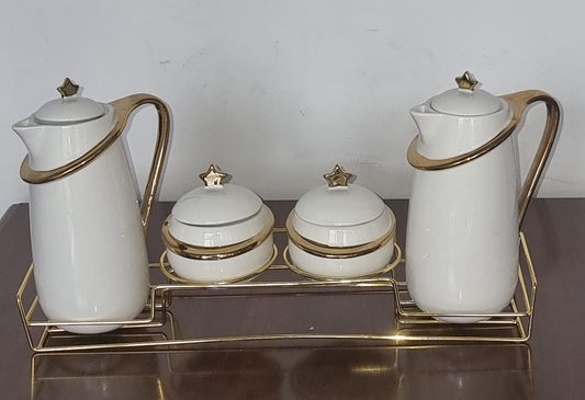 Set de 7 pièces en céramique dorée (2 carafes 840ml ; 2 sucriers 220ml ; couvercles hermétiques)