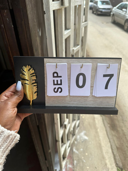 Calendrier réutilisable en bois