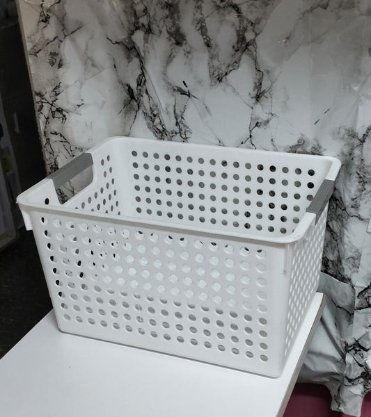 Panier de rangement en plastique