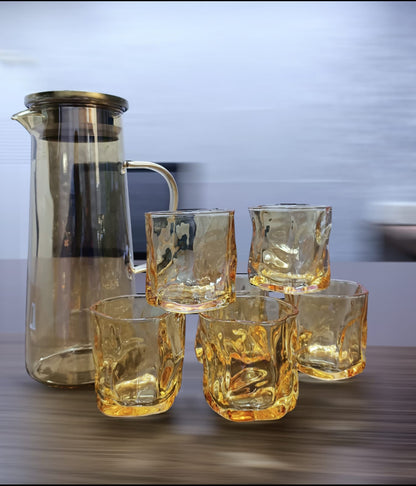 Set de pichet et verres dorés