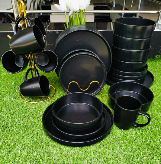 Set de dîner uni noir de 24 pièces