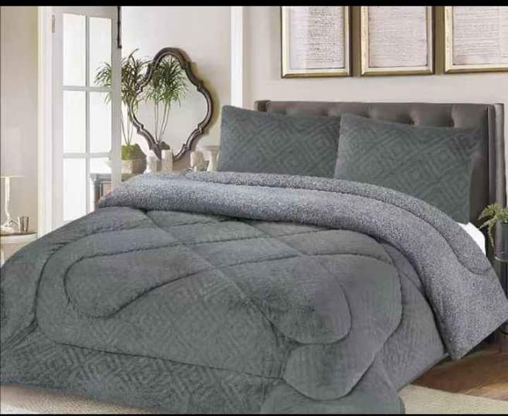 Couette en laine unie