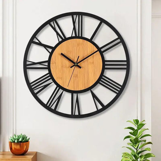 Horloge murale antique avec détail en bambou