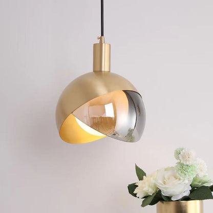 Floroux pendant light in gold glass | Modern design | Dimmable | Elegant lighting for the living room and dining room
