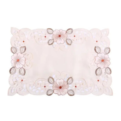 Floroux - Chemin de table en dentelle classique