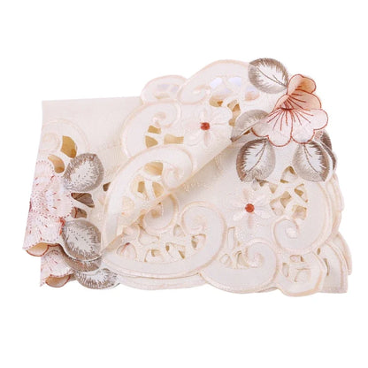 Floroux - Chemin de table en dentelle classique