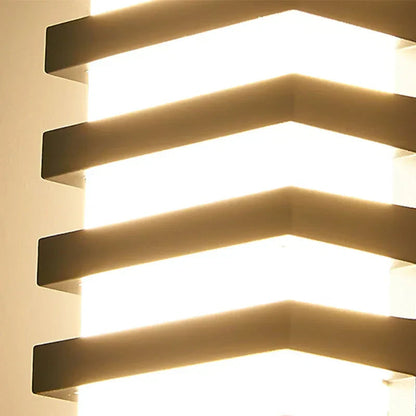 Floroux – Lampe en aluminium contemporaine