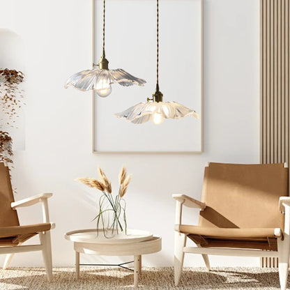 Floroux et Verre Rétro Lotus - Élégance et Atmosphère Romantique