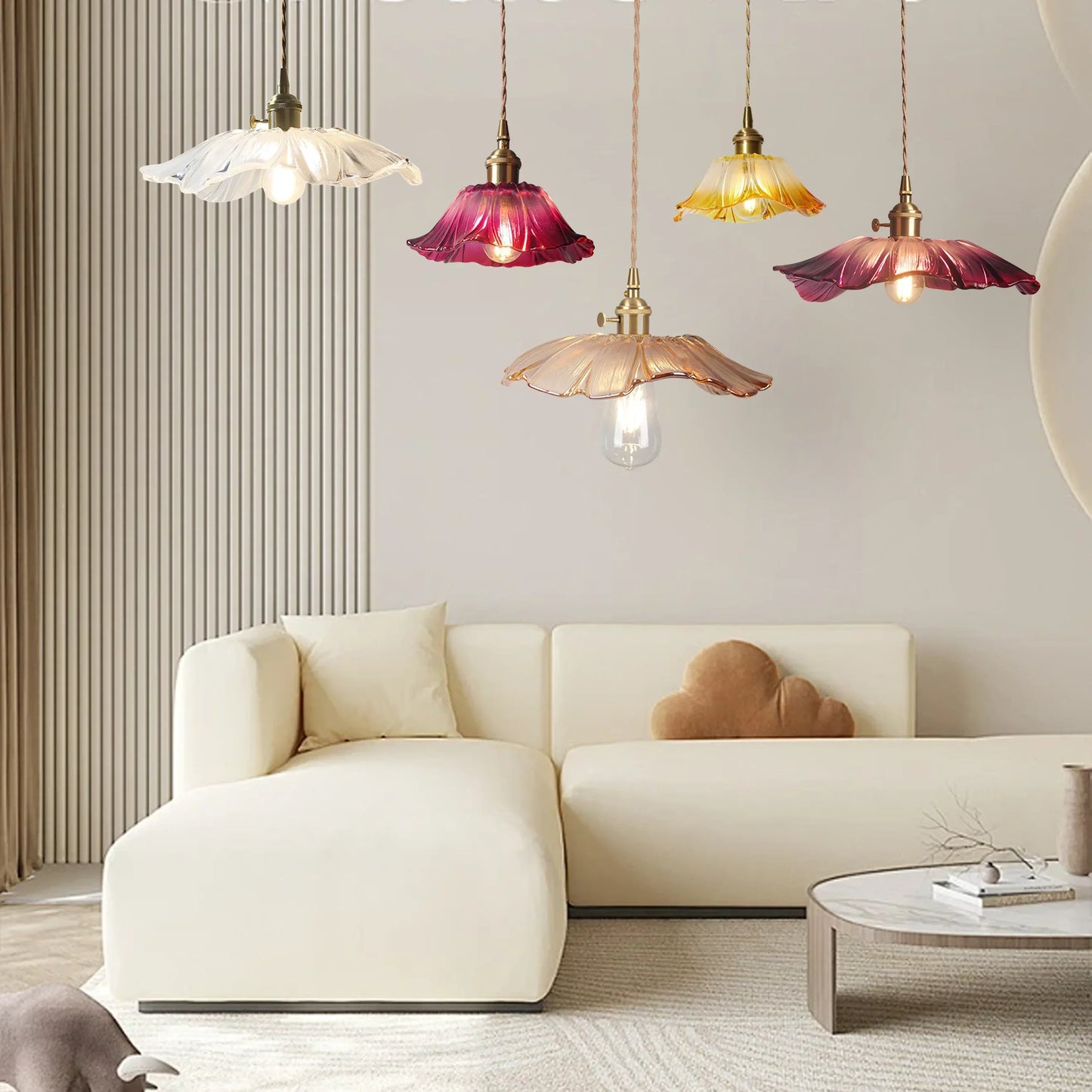 Floroux et Verre Rétro Lotus - Élégance et Atmosphère Romantique