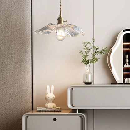 Floroux et Verre Rétro Lotus - Élégance et Atmosphère Romantique