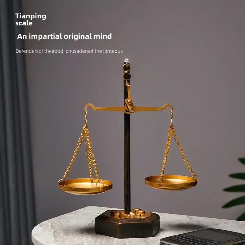 Floroux - Balance en métal élégante