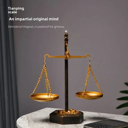 Floroux - Balance en métal élégante