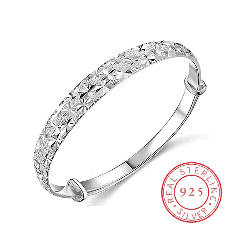 Bracelet en argent en forme d'étoile envoûtante pour un look éclatant
