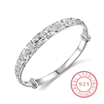 Bracelet en argent en forme d'étoile envoûtante pour un look éclatant