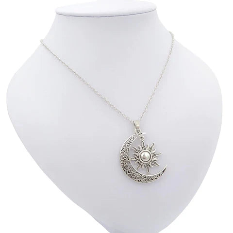 Collier Vintage Enchanteur Soleil et Lune | Deux en un : Double Signification dans Une Magnifique Chaîne !