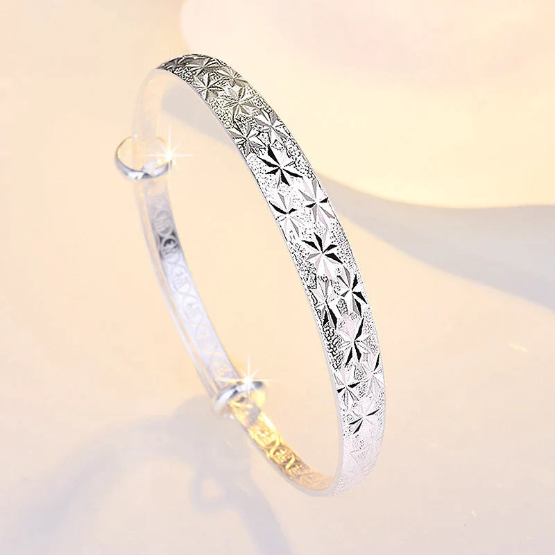 Bracelet en argent en forme d'étoile envoûtante pour un look éclatant