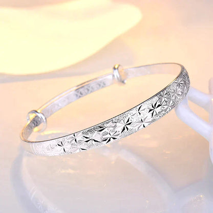 Bracelet en argent en forme d'étoile envoûtante pour un look éclatant
