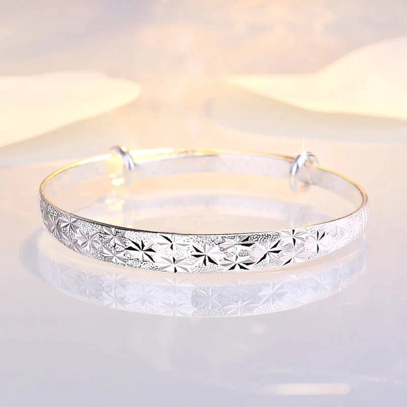 Bracelet en argent en forme d'étoile envoûtante pour un look éclatant