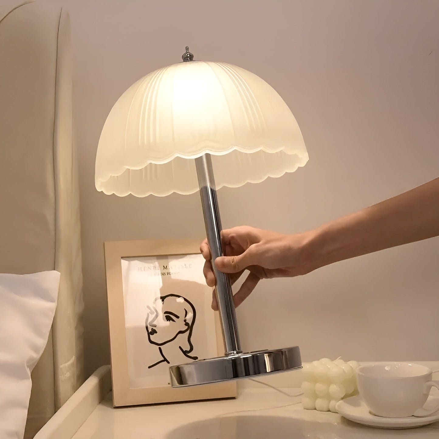 Élégance Moderne Lampe de Table LED - Stylée et Économe en Énergie