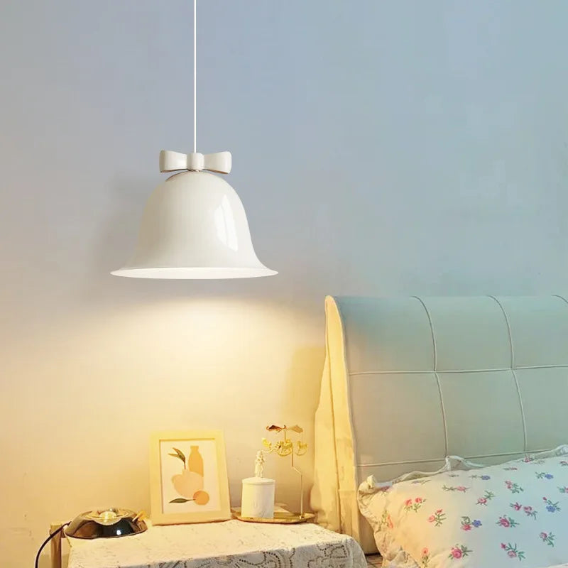 ElegantBow – Lampe suspendue LED moderne en forme de nœud pour un éclairage ambiant