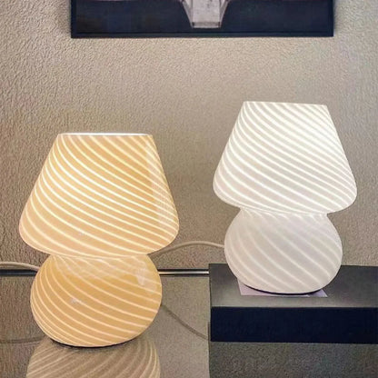 ClartéZen – Lampe de Table en Verre Élégante