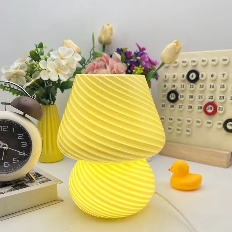 MushAura | Lampe de table LED inspirée du vintage à motifs de champignon