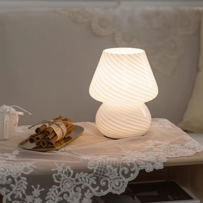 MushAura | Lampe de table LED inspirée du vintage à motifs de champignon