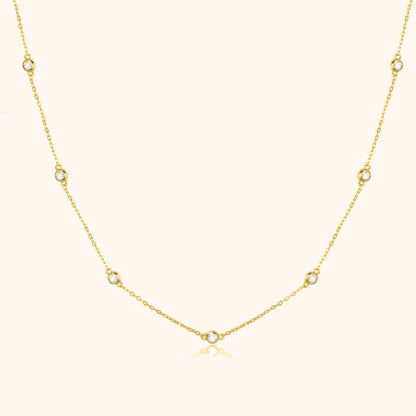 Collier Élégant Elara Zirconium pour un Look Raffiné