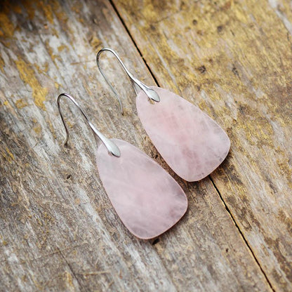 AuraGlow Boucles d'oreilles - Bijoux protecteurs en quartz rose élégant