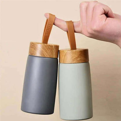 Tasse à café isolée de style nordique