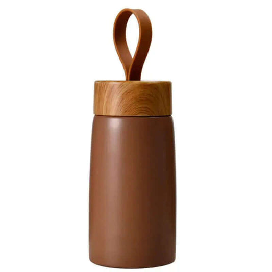 Tasse à café isolée de style nordique