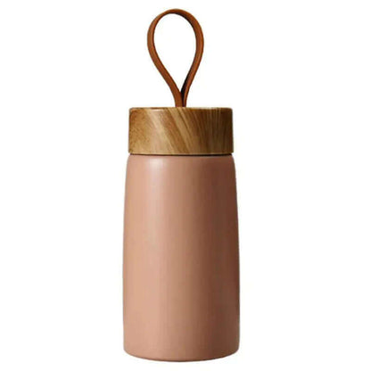 Tasse à café isolée de style nordique