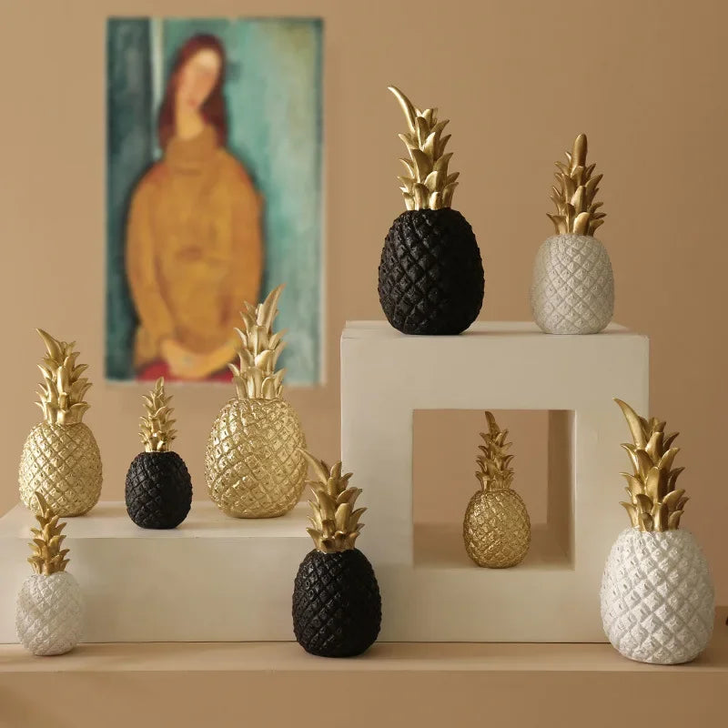 Floroux Figure Decor Pineapple Gold | Elegant Interior Decoration | Sculpture in White, Gold and Black