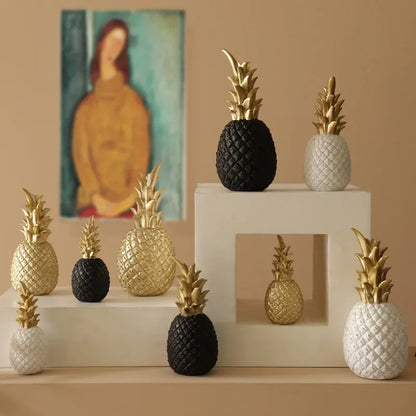 Floroux Figure Decor Pineapple Gold | Elegant Interior Decoration | Sculpture in White, Gold and Black