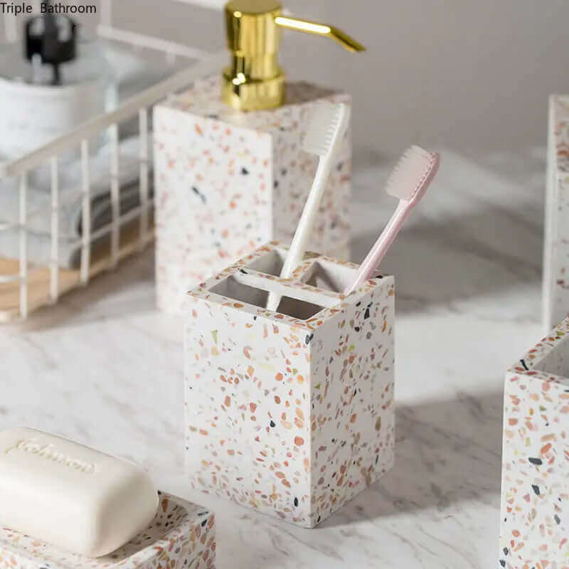 Accessoires de salle de bain en terrazzo orange
